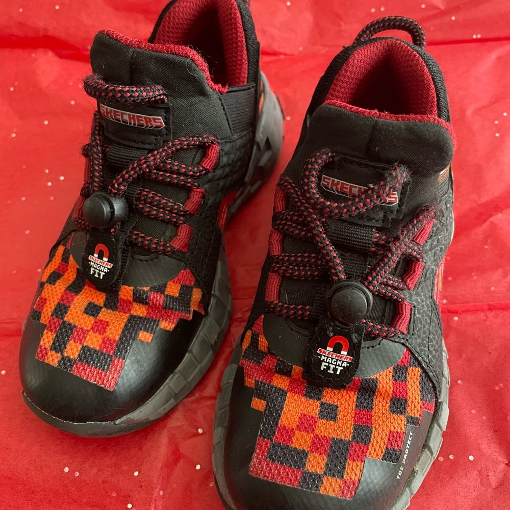 Sketchers boys shoes